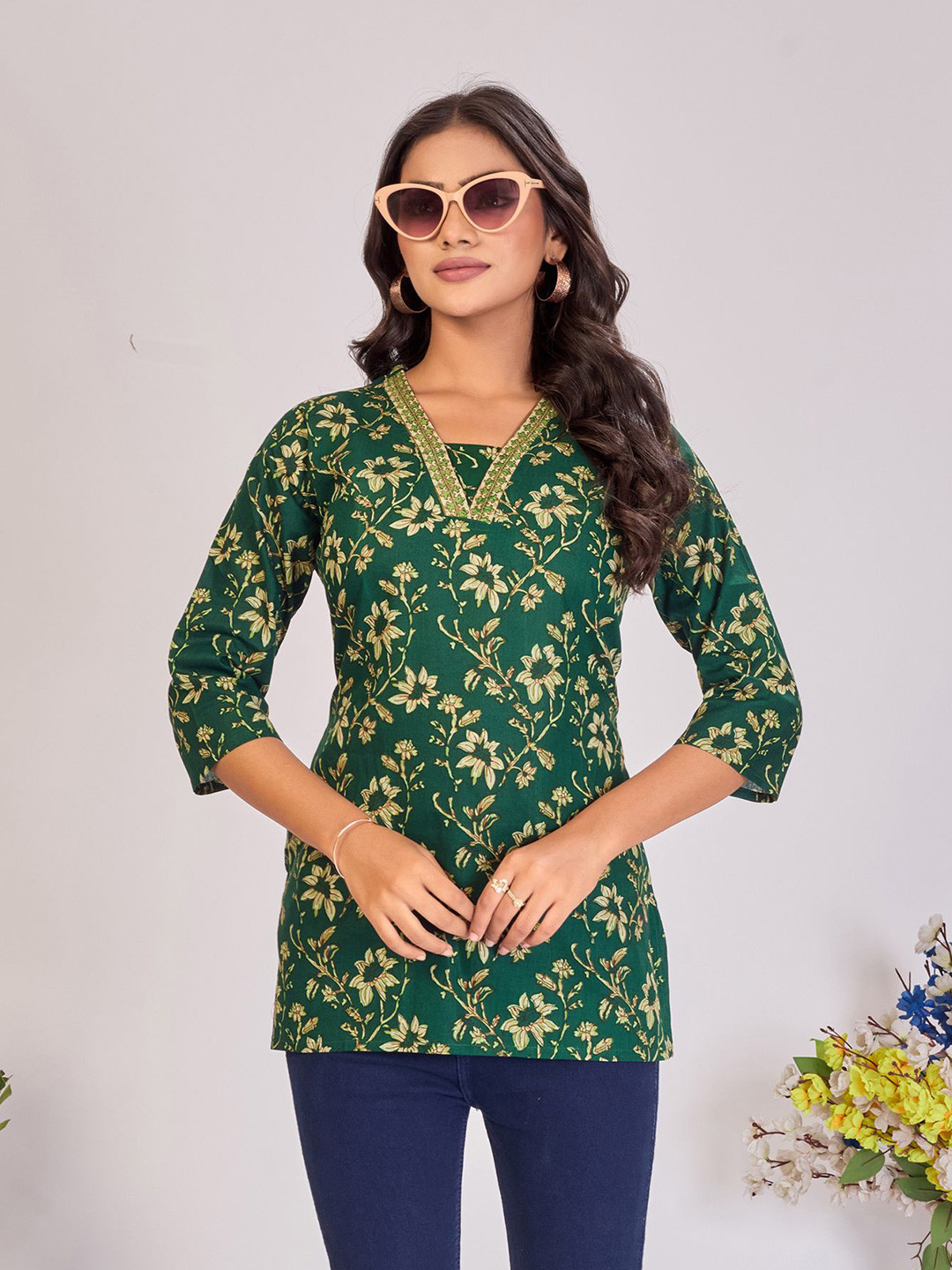 Larqi Floral Printed V-Neck Pure Cotton Straight Short Kurti