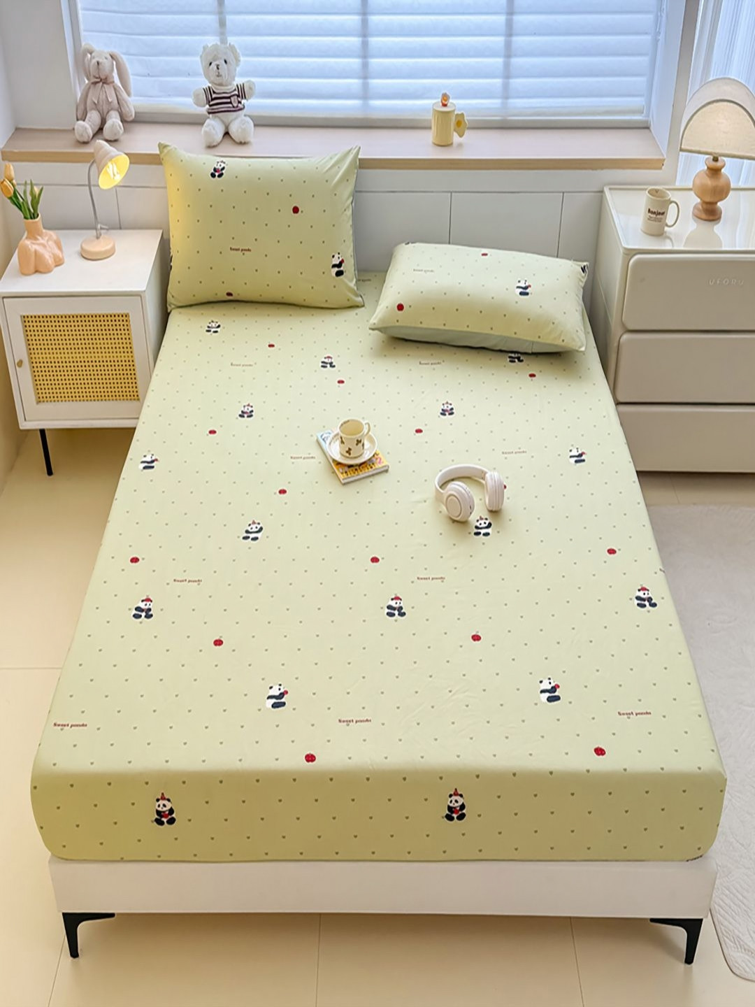 JC HOME Green Graphic Printed 140 TC King Bedsheet Set 1.80m x 2m