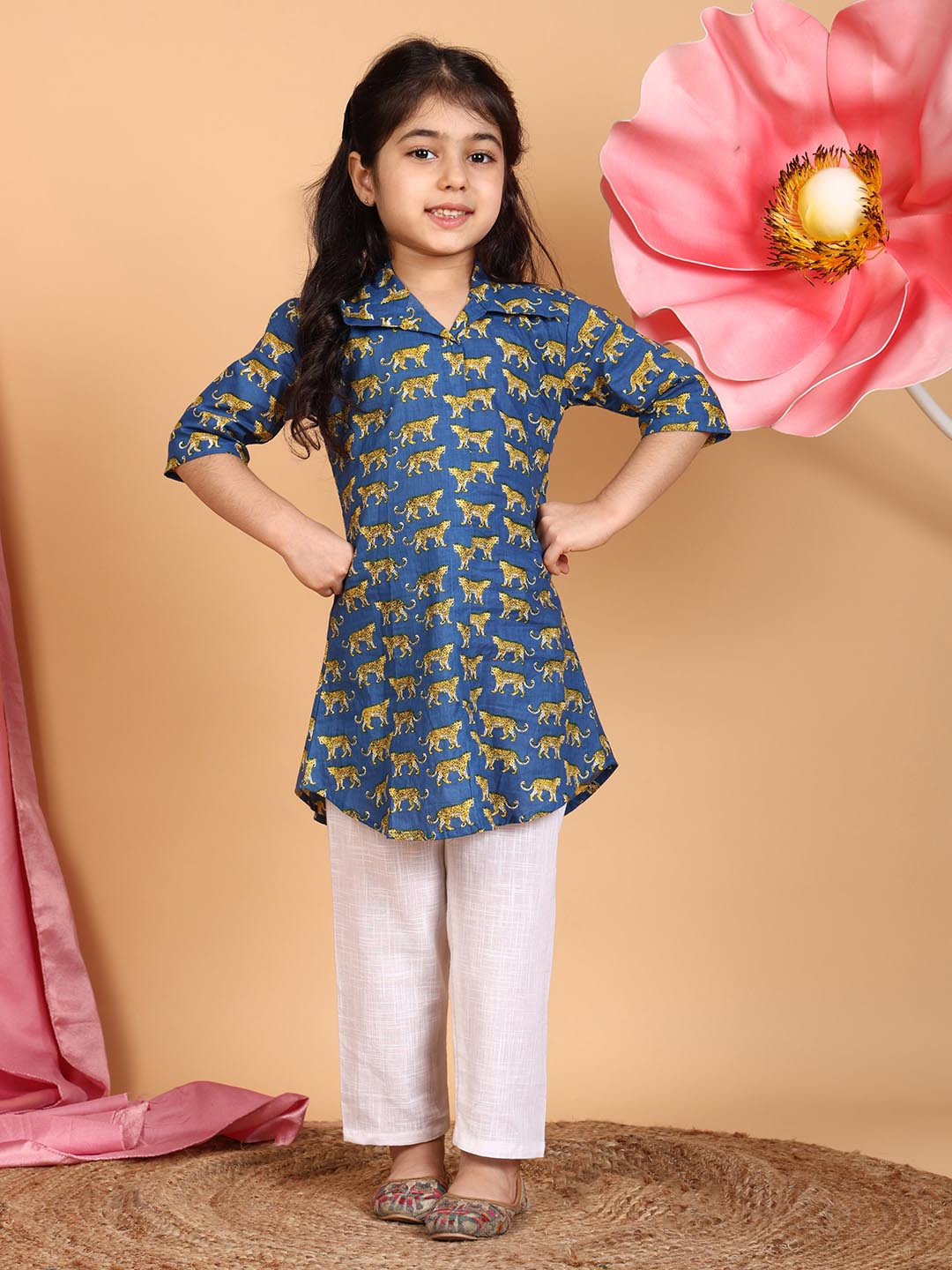 Sangria Girls Tiger Printed Shirt Collar Pure Cotton Straight Kurta With Trouser
