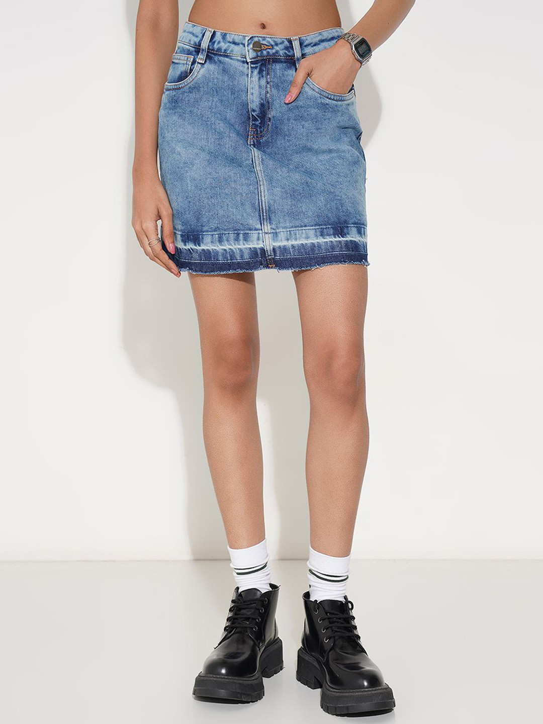SF JEANS by Pantaloons Women Washed Mid Rise A-Line Mini Skirts