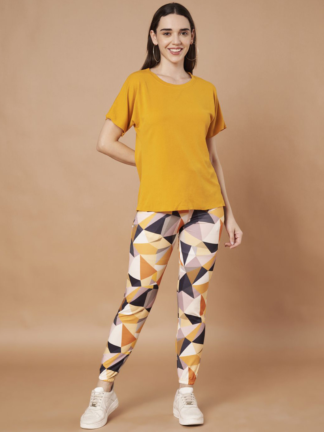 DTR FASHION Round Neck T-Shirt And Trousers
