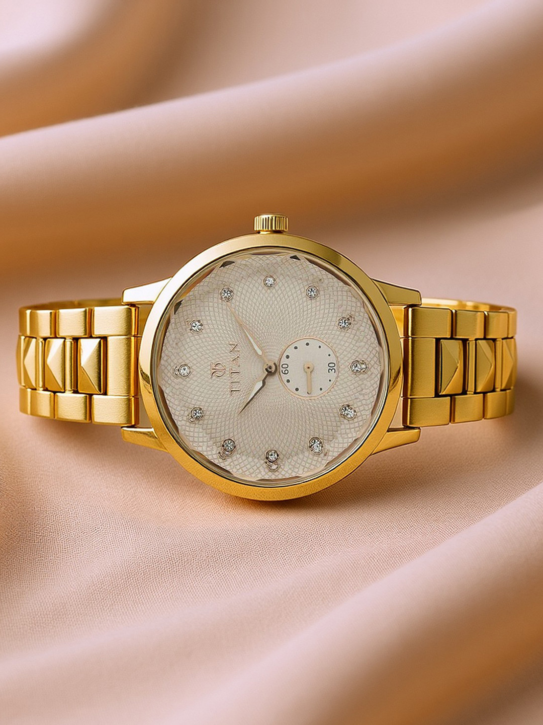 Titan Women Rose Gold-Toned Swarovski Analogue Watch 95037WM01J