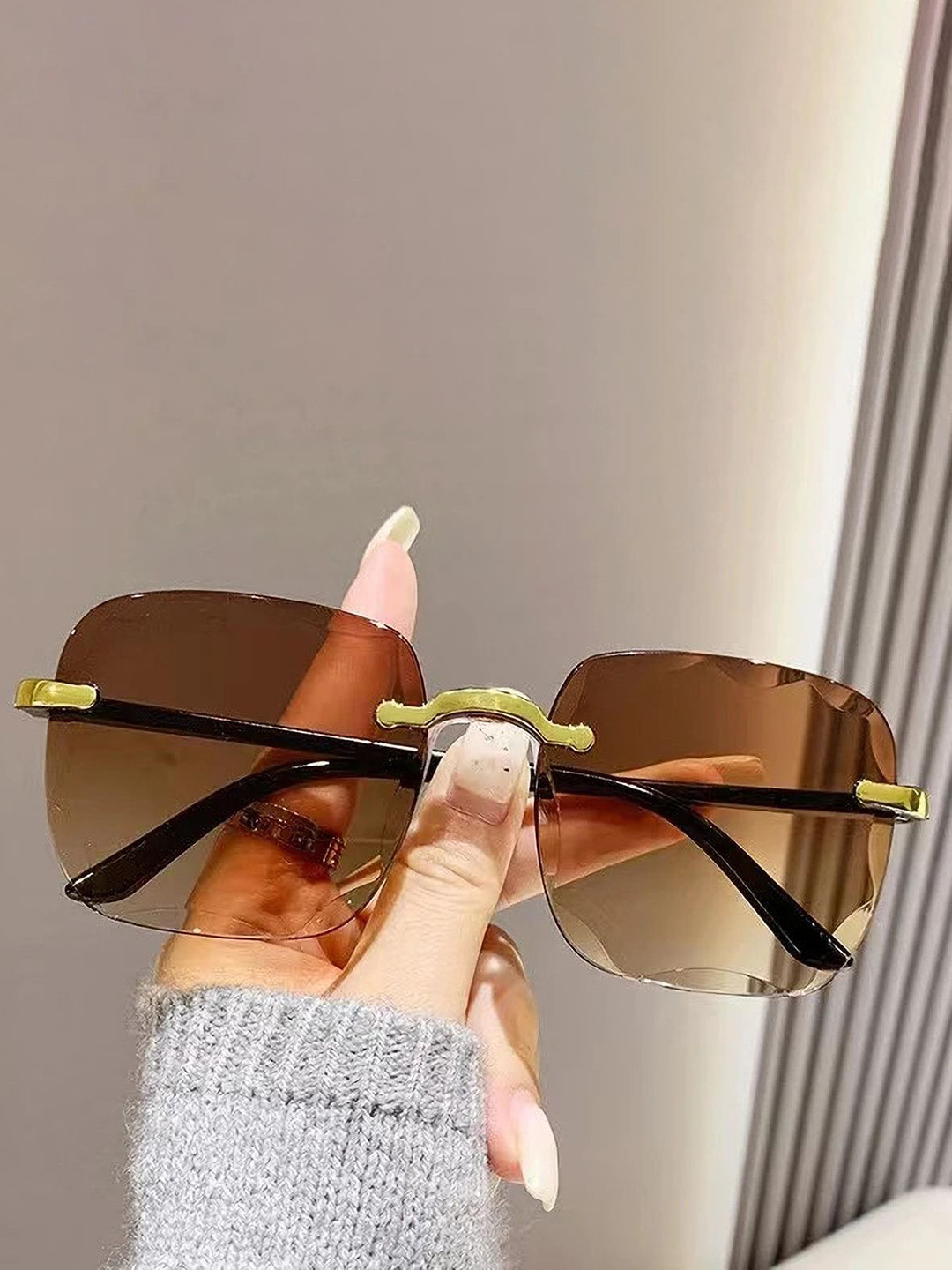 Leeway Unisex Square Sunglasses with UV Protected Lens LW-1133