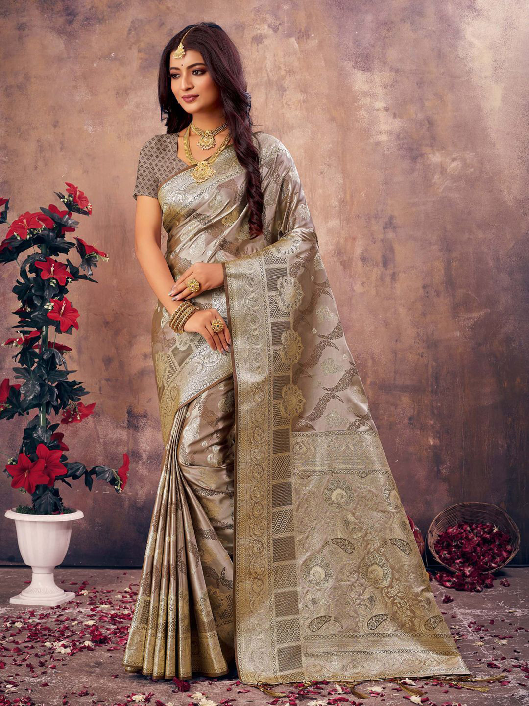 DEVATITHI Grey South Silk Saree