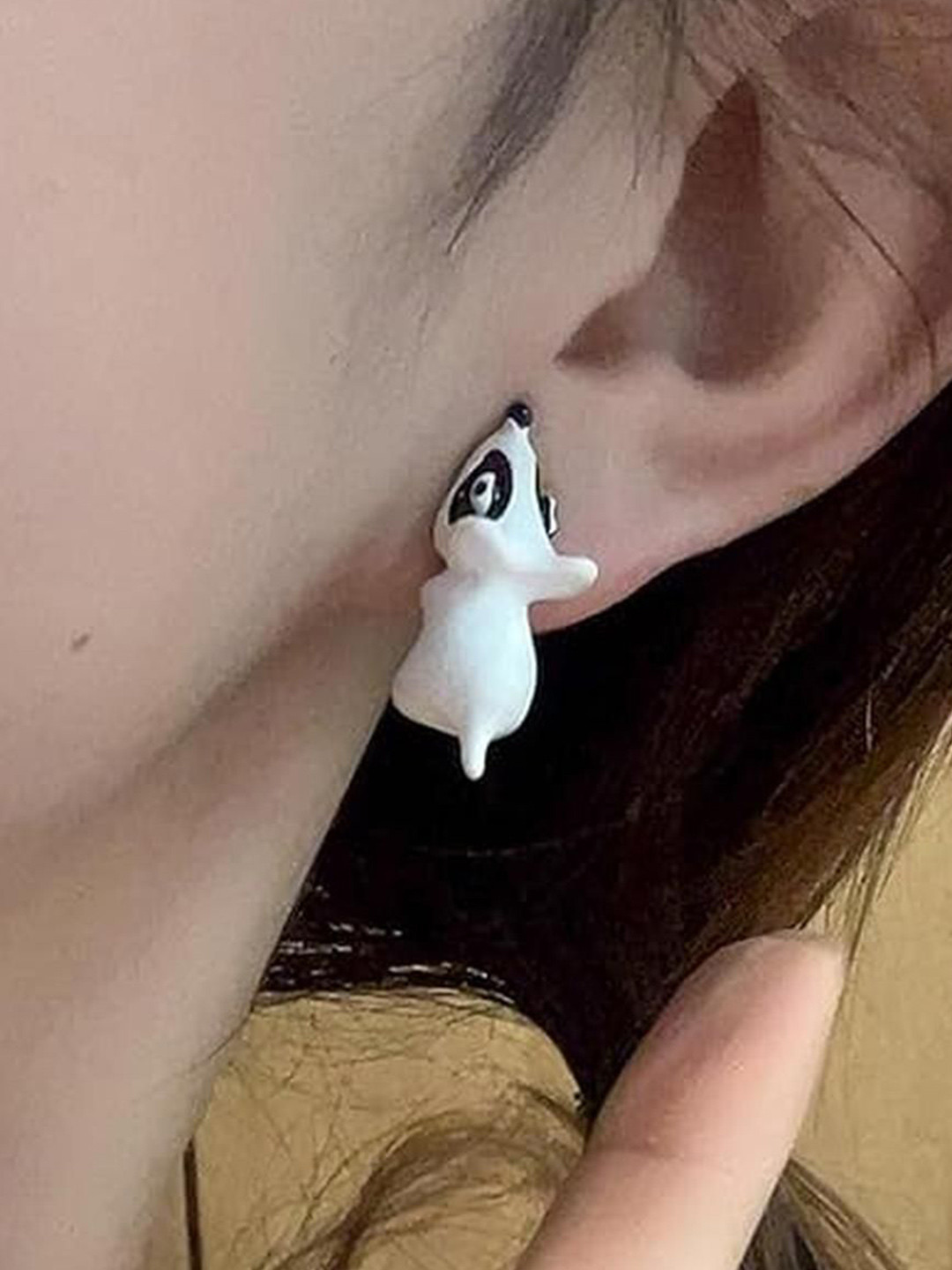 EL REGALO Dog Shaped Drop Earrings