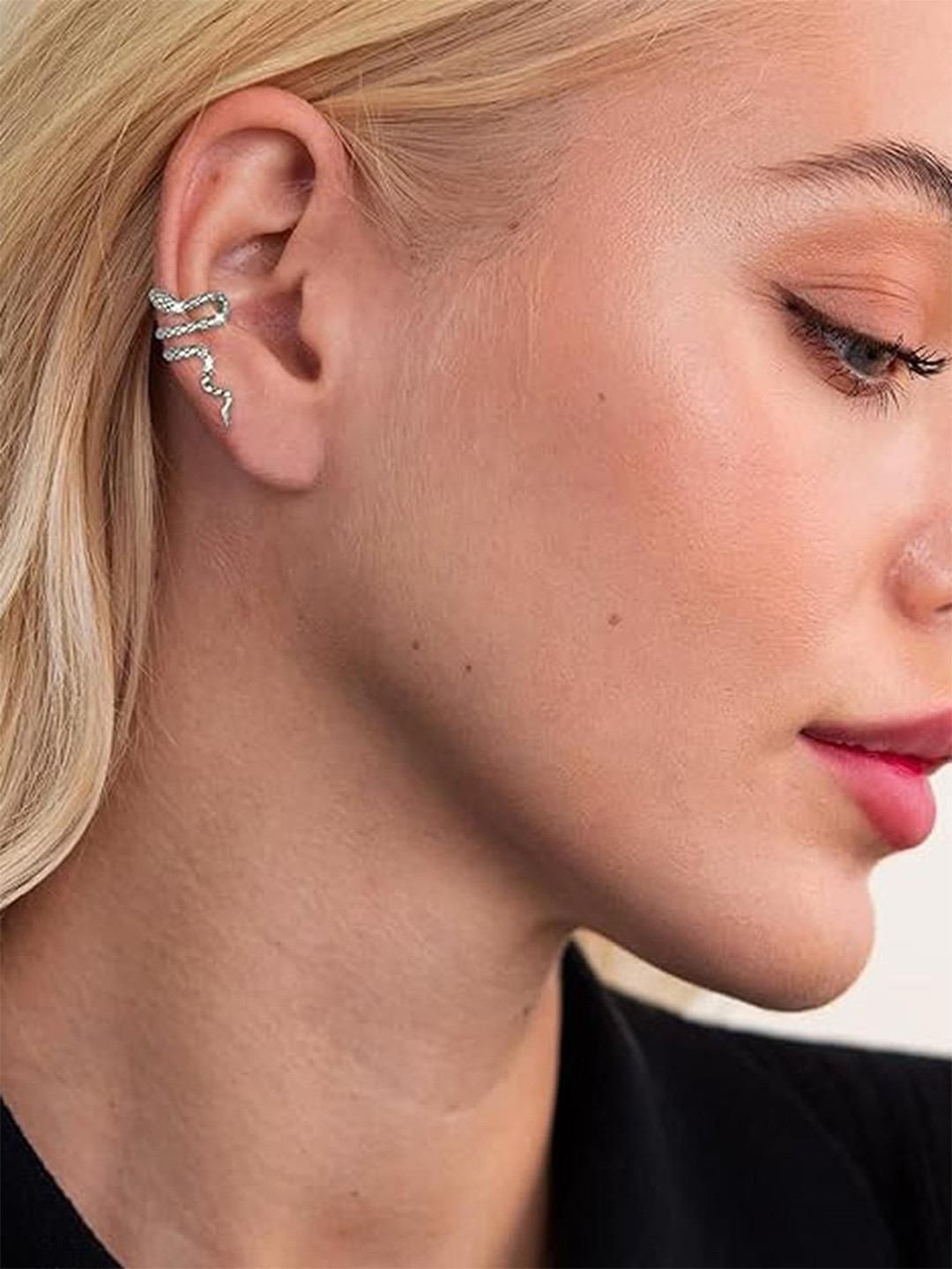 EL REGALO Snake Shaped Ear Cuff