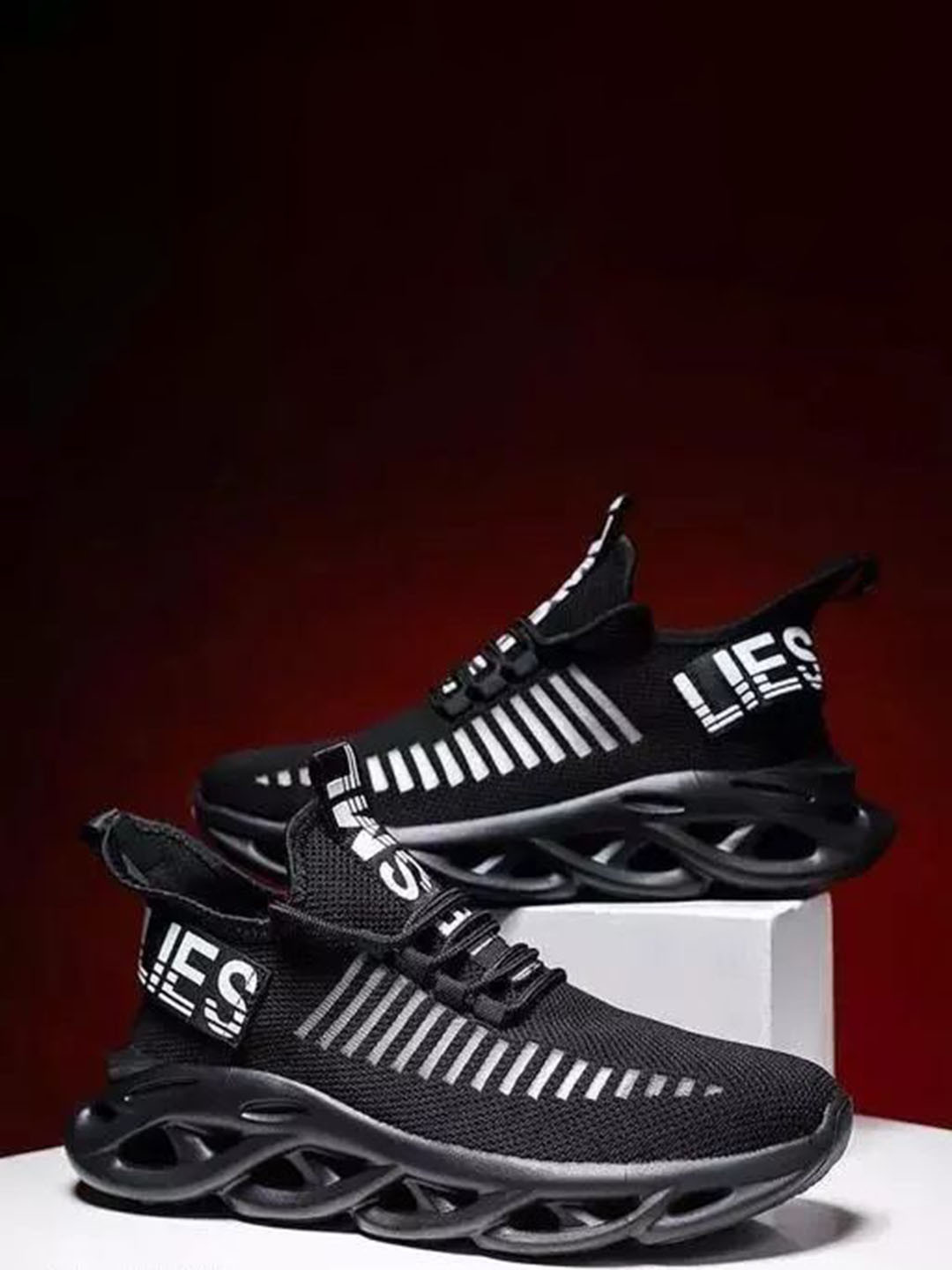 glitchez Men Water Repellent Upper Sneakers