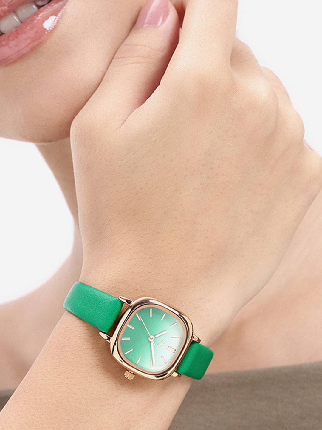 DressBerry Women Dial & Straps Analogue Watch UT-A8646-GRN-DB