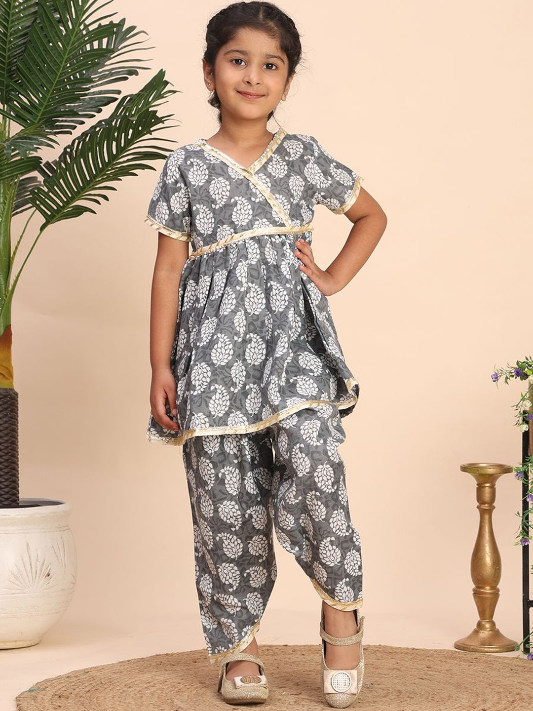 Cutiekins Girls Paisley Printed Regular Gotta Patti Kurta with Dhoti Pants