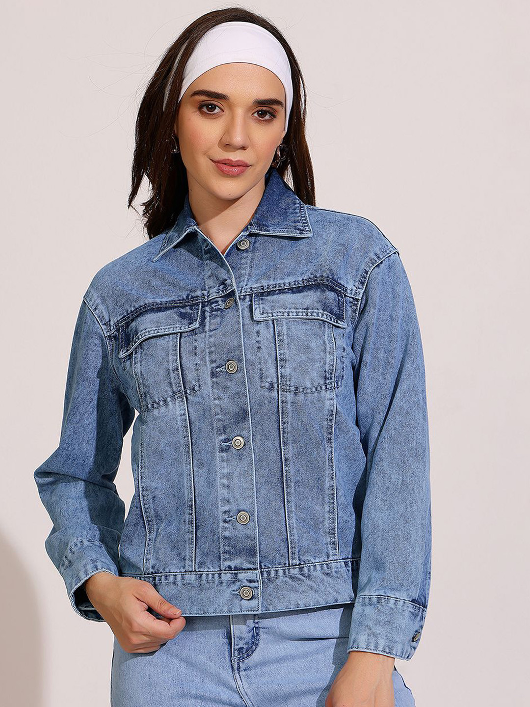 DOLCE CRUDO Women's Collared Full Sleeve Solid Classic Regular Length Denim Jacket