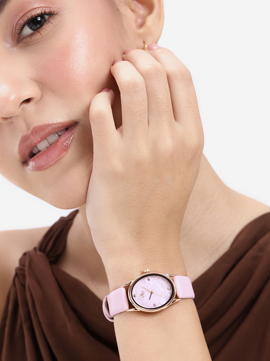 DressBerry Women Dial & Straps Analogue Watch UT-A8624-WHT-DB