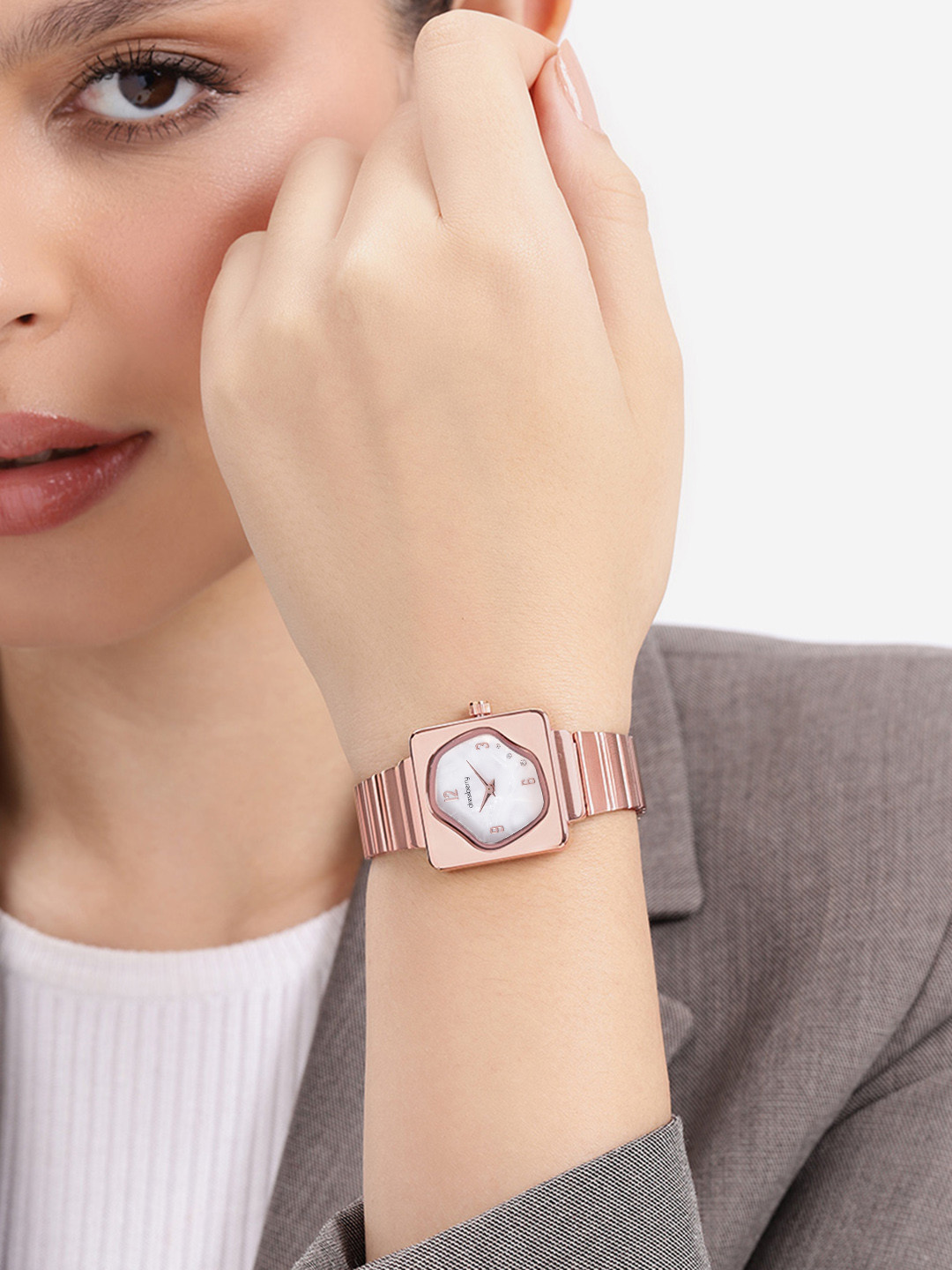 DressBerry Women Embellished Dial & Bracelet Style Straps Analogue Watch UT-A8623-WHT-DB