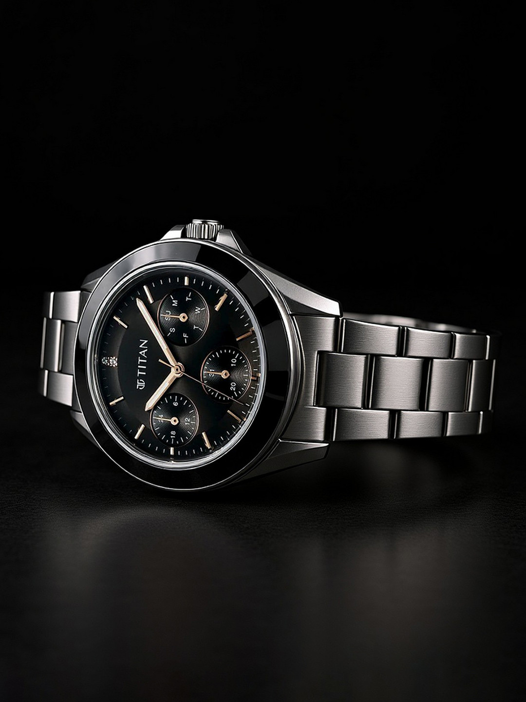 Titan Women Titan Glamour Phase 2 Dial & Stainless Steel Bracelet Analogue Watch 95315KM01