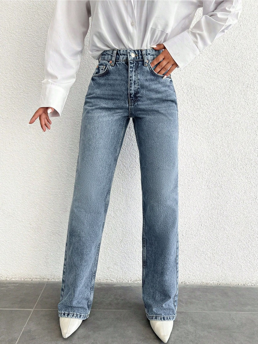 Crazeis Women Comfort Straight Fit High-Rise Heavy Fade Stretchable Jeans