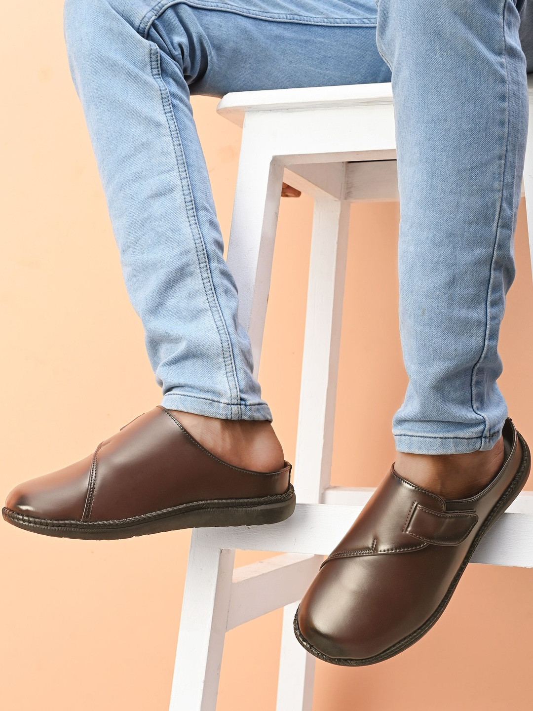 HERE&NOW Men Brown Closed-Toe Comfort Sandals