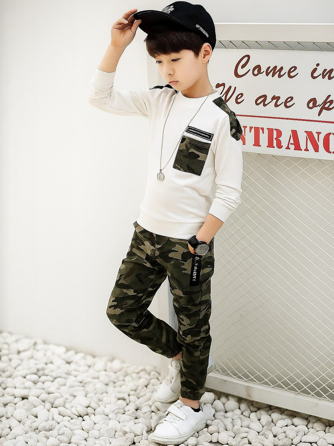 BELLIZA Boys Camouflage Printed T-shirt And Trousers Clothing Set