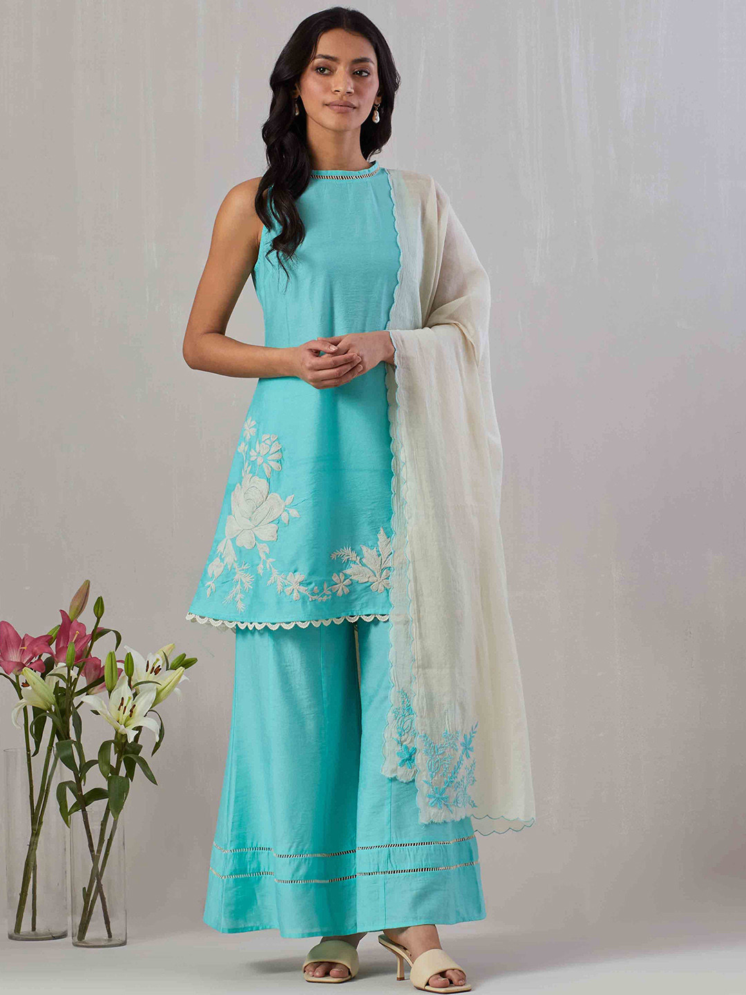GRASS & SUNSHINE Women Floral Embroidered Thread Work Kurta with Palazzos & Dupatta