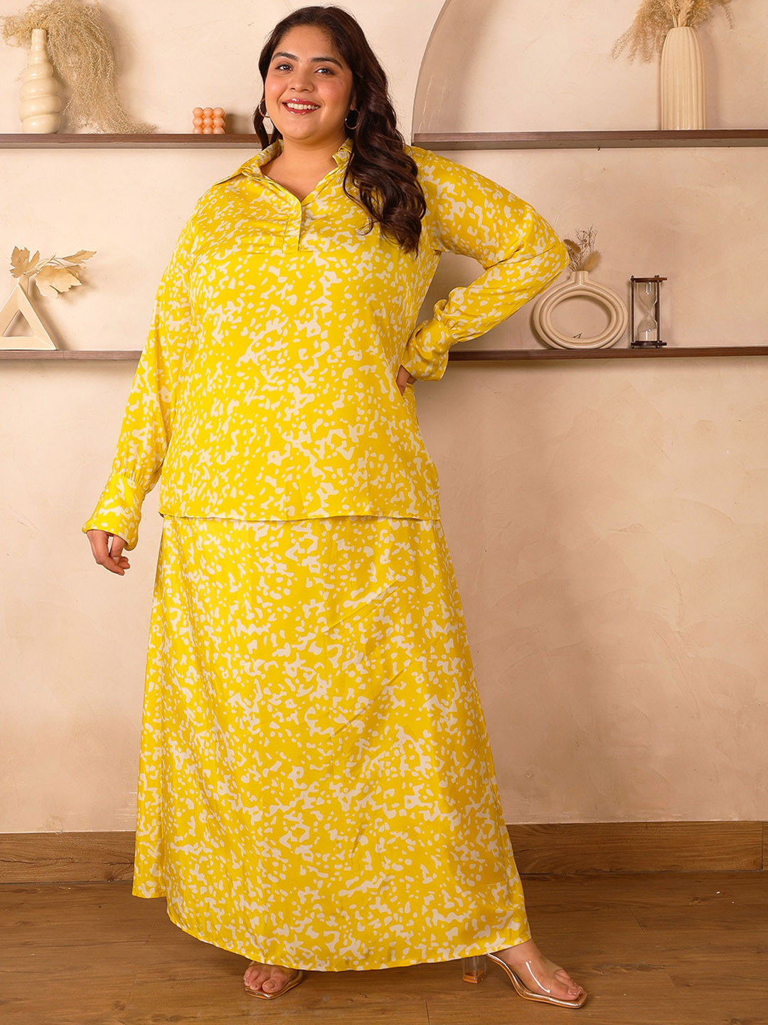 Indietoga Abstract Printed Satin Plus Size Shirt & Skirt