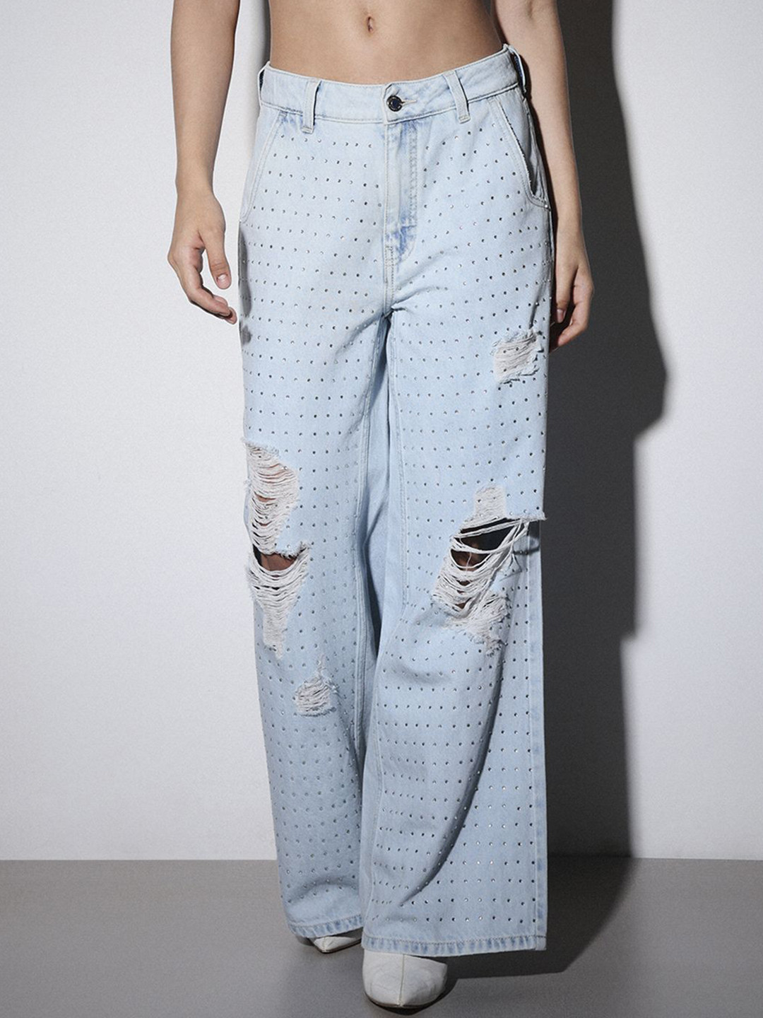 ONLY Women Straight Fit Mid-Rise Highly Distressed Light Fade Embellished Jeans