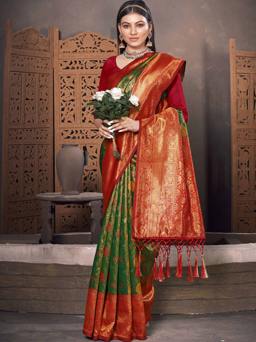 DEVATITHI Woven Design Zari Green Kanjivaram Silk Saree