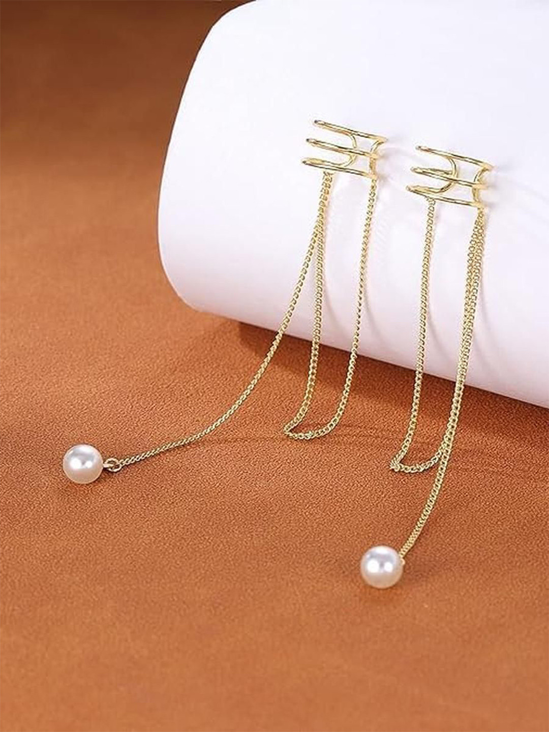 EL REGALO Artificial Beaded Spherical Shaped Ear Cuff