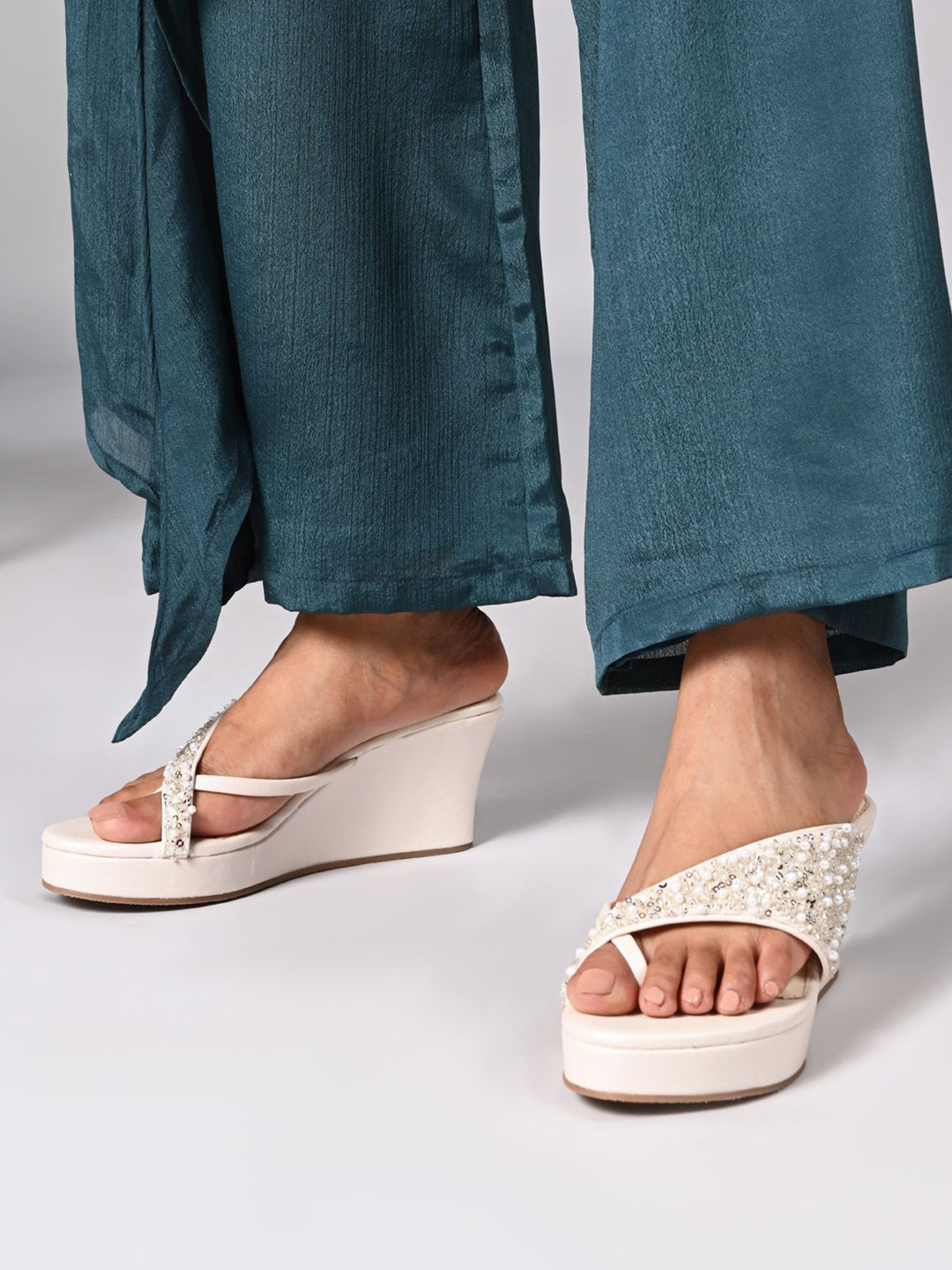 CAI Silver white beaded wedge