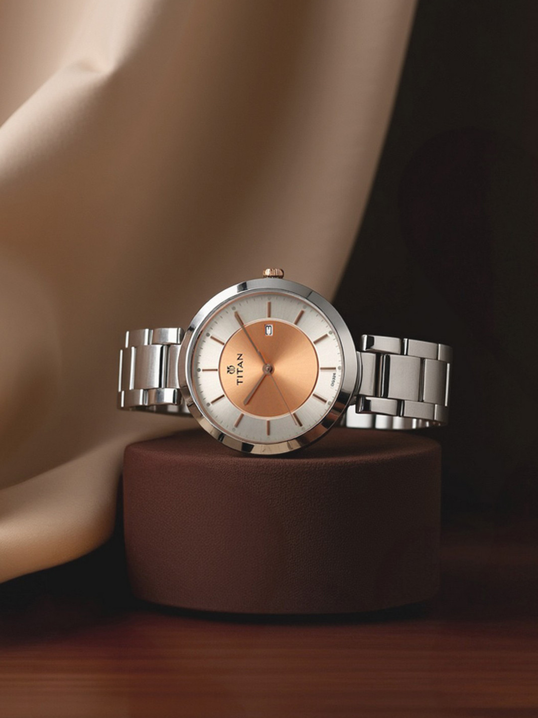 Titan Women Silver & Rose Gold-Toned Analogue Watch 2480KM01