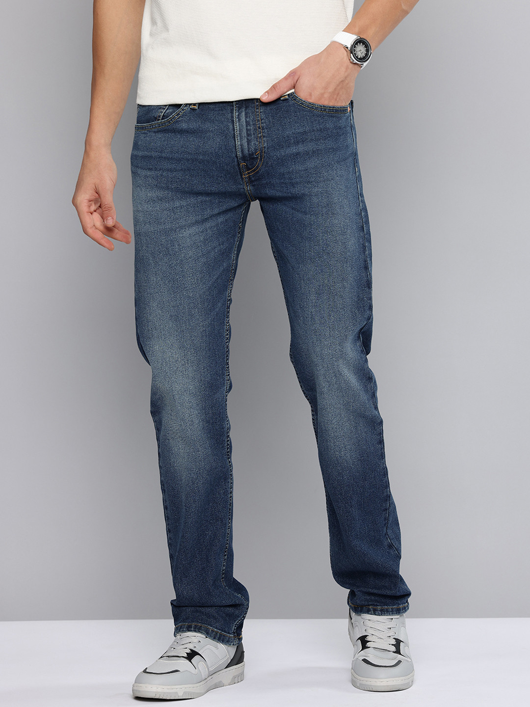Levis Men 505 Straight Fit Mid-Rise Light Fade Stretchable Jeans