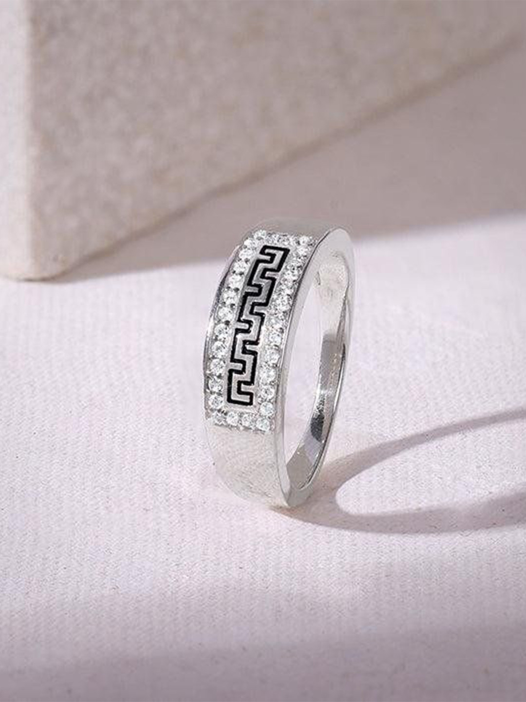GIVA Men Silver Classy Shimmer Wave Ring - Size 20