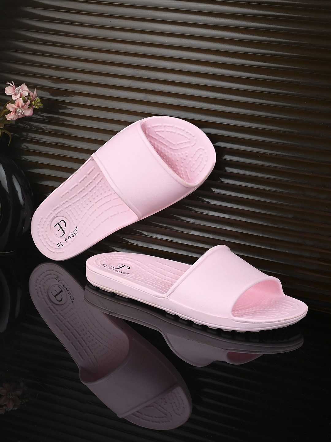 El Paso Women Solid Sliders