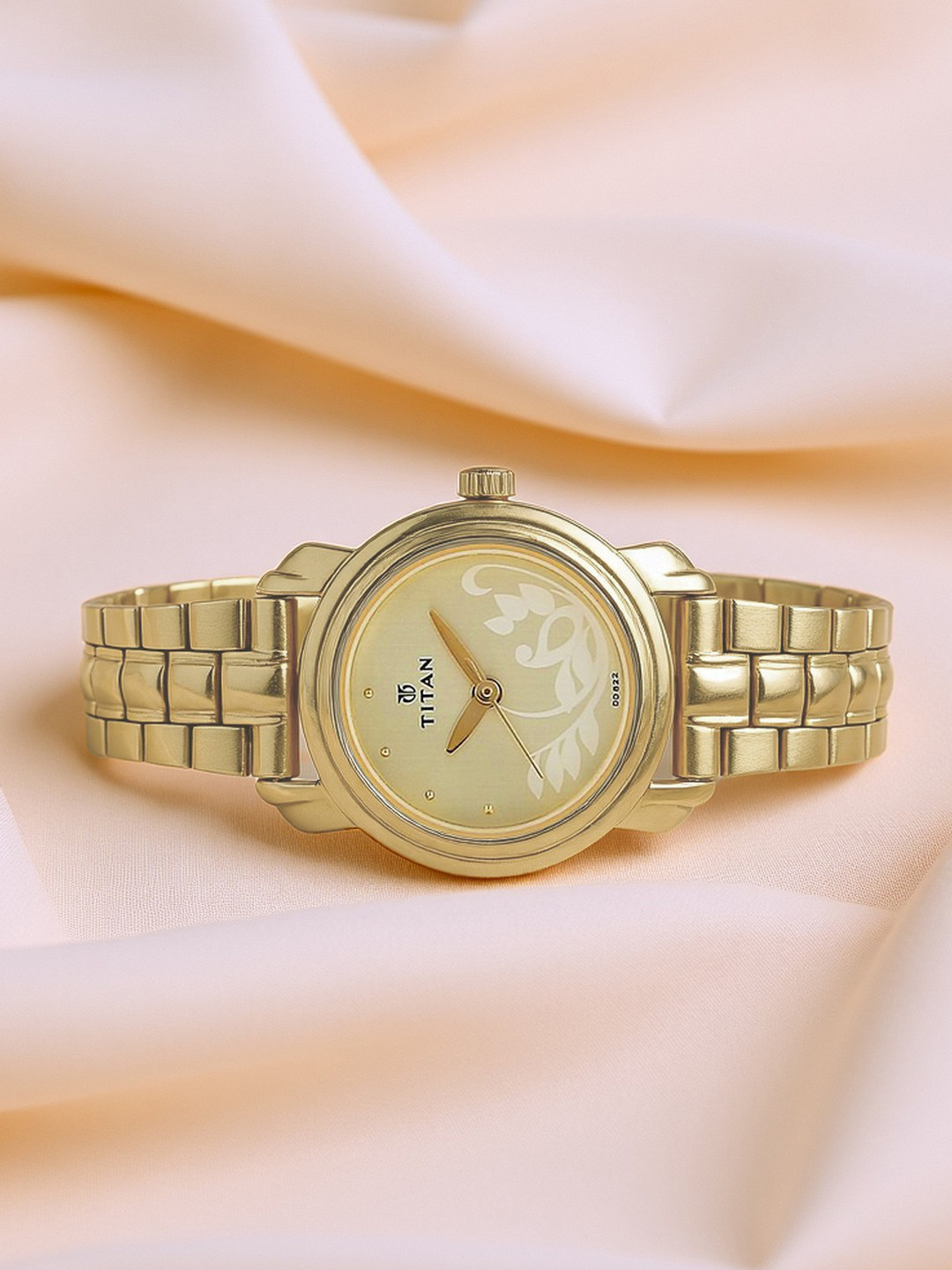 Titan Women Silver-Toned Dial Watch 2534YM01