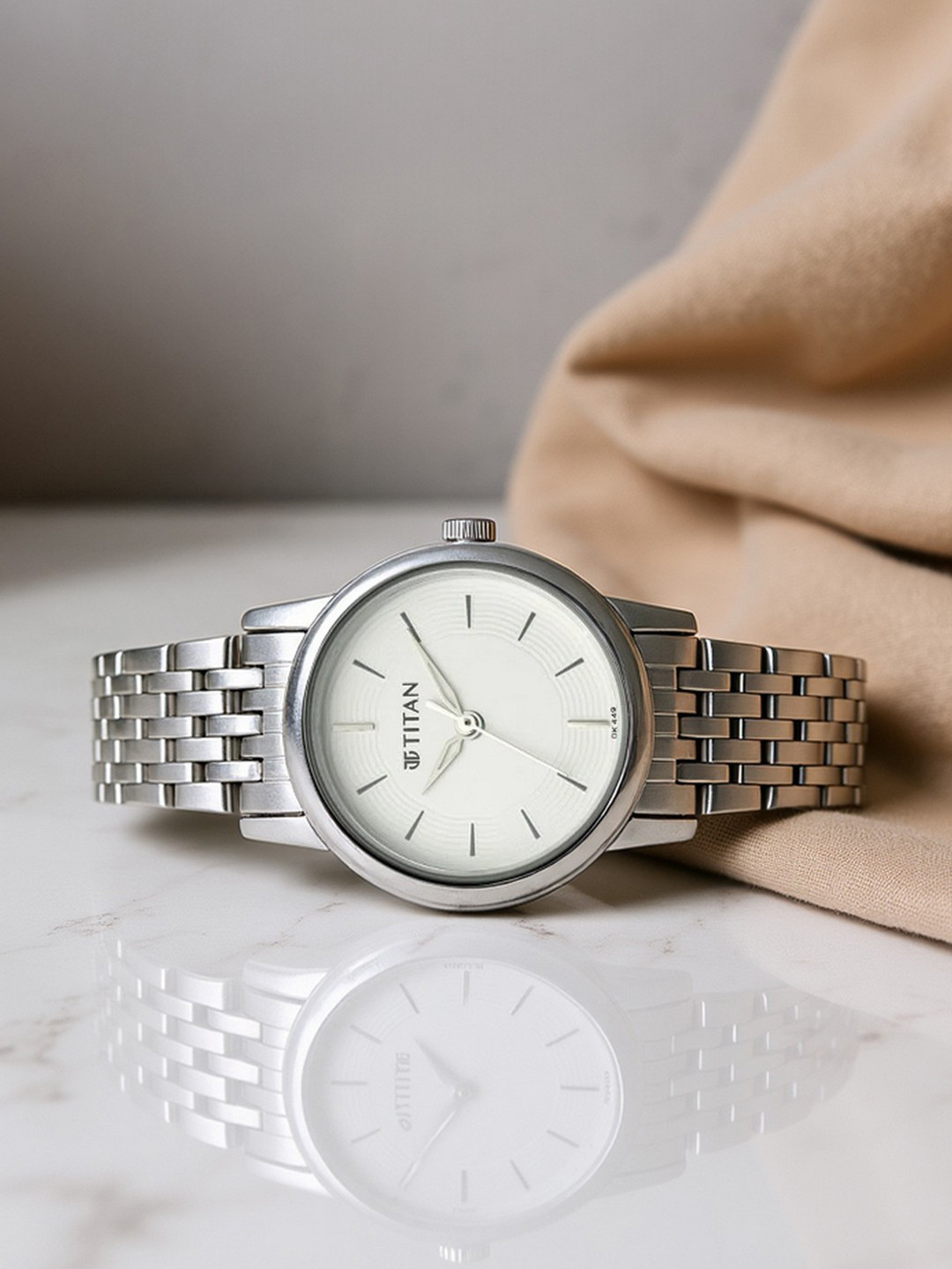 Titan Women White & Silver Analogue Watch 2593SM04