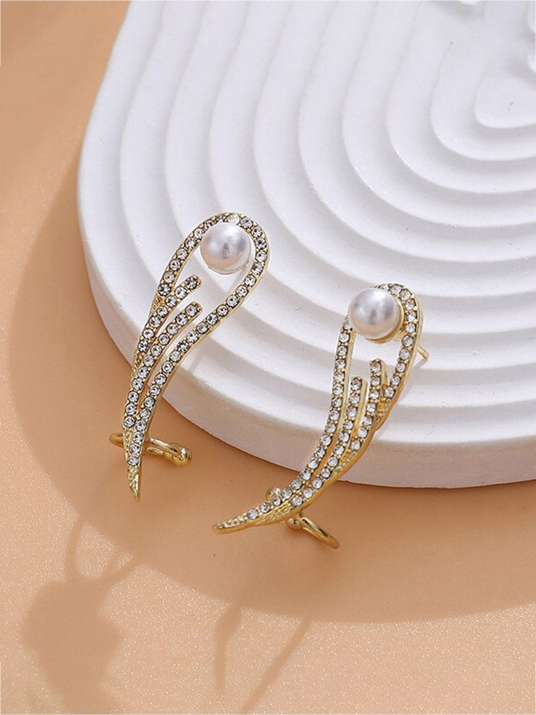 GOLDIWALA Korean Gold-Plated Stones Studded & Pearls Beaded Spherical Shaped Ear Cuff