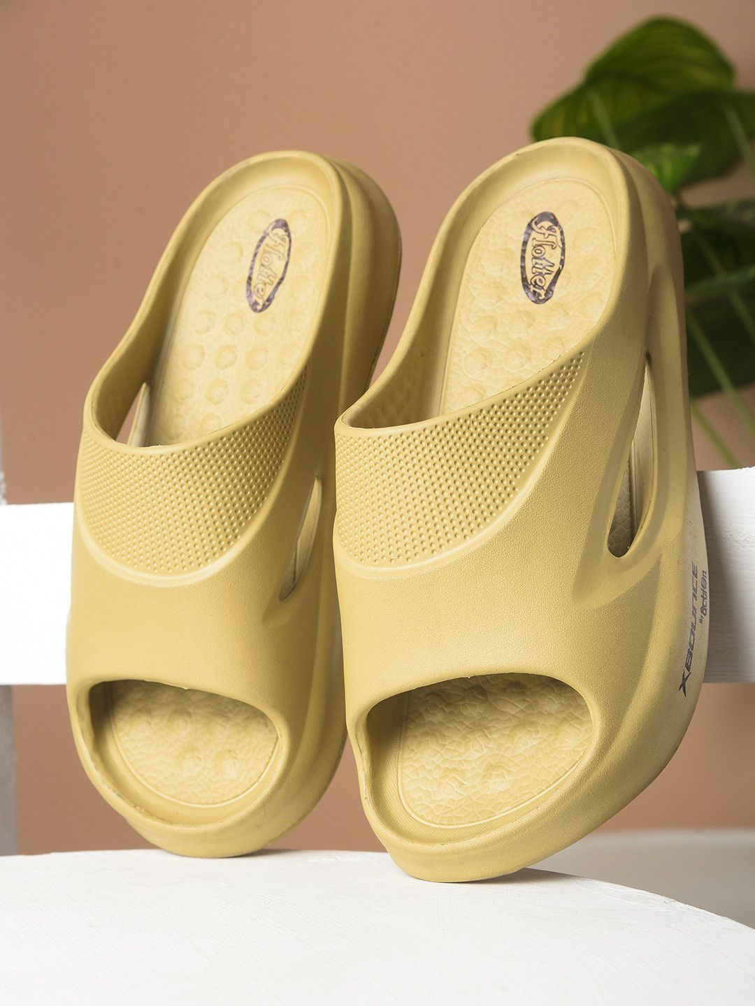 Action EVA Flotter Textured EVA Sliders