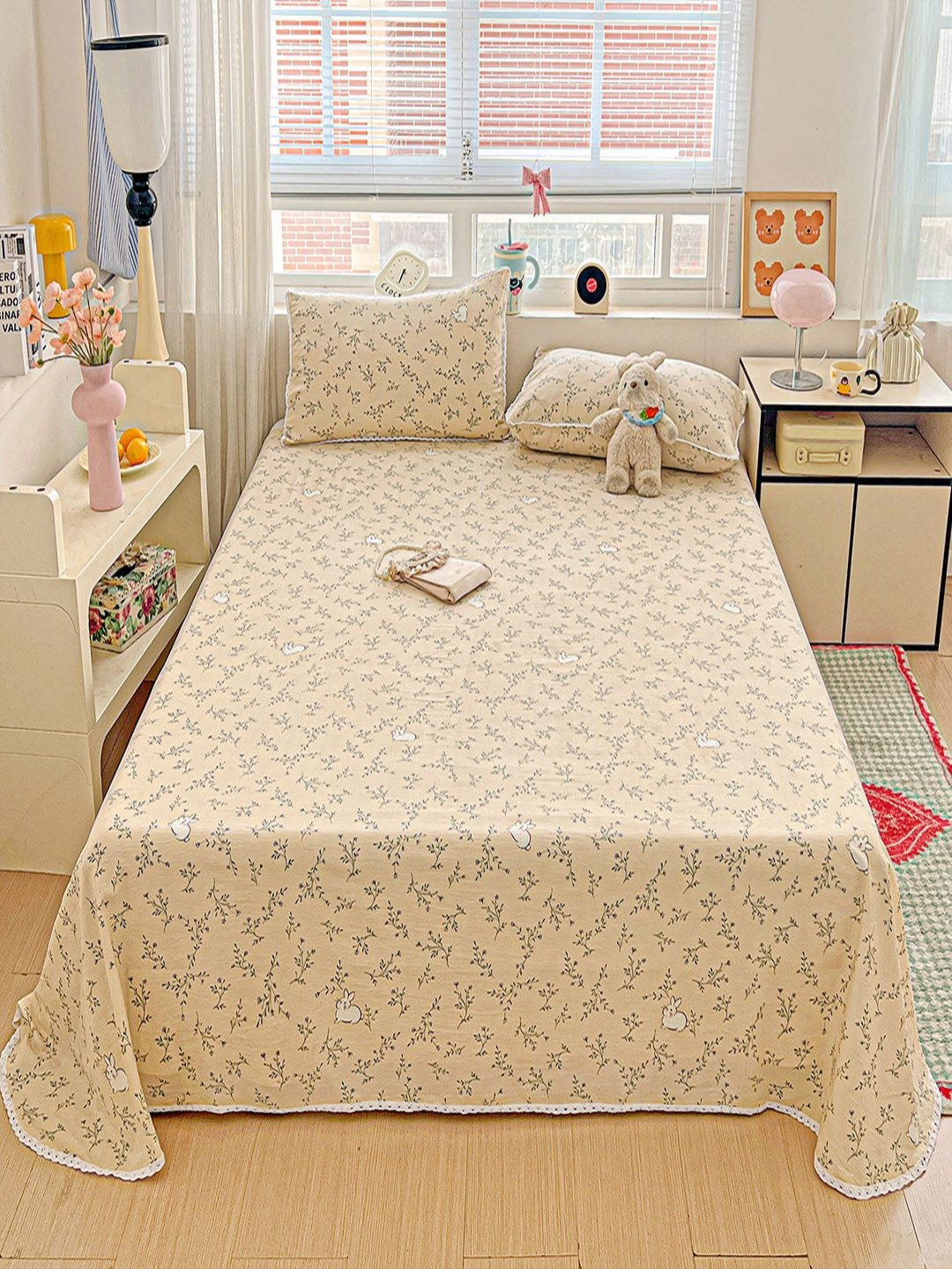 JC HOME Yellow & Black Floral Printed 140 TC Fitted King Size Bedsheet Set 2.0 m x 2.30 m