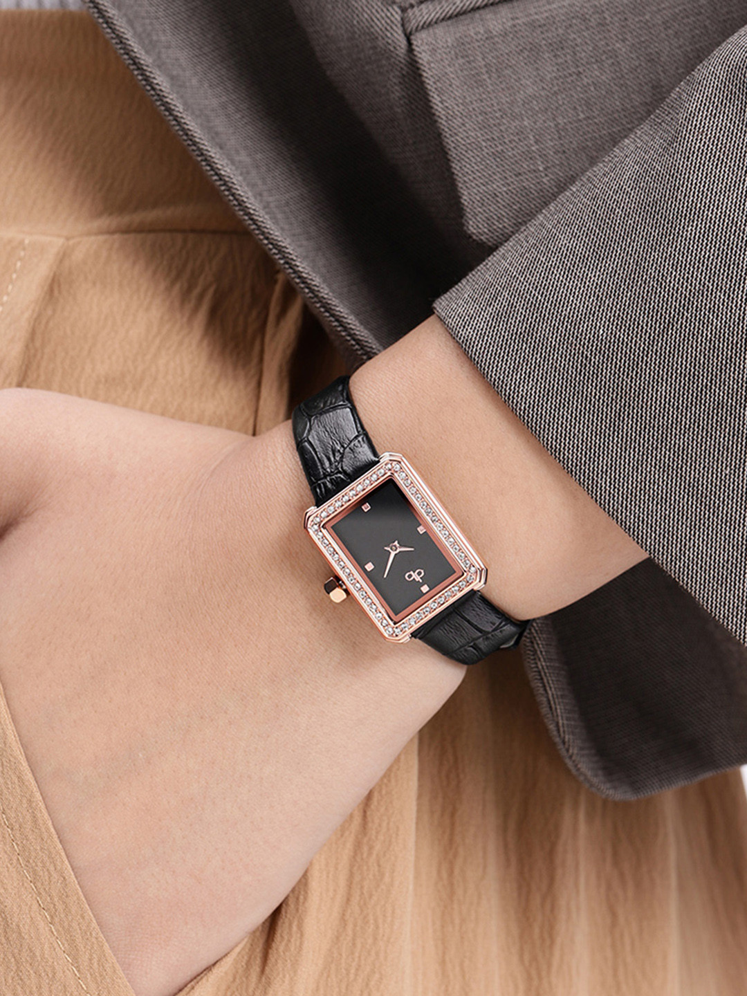 DressBerry Women Embellished Dial & Textured Straps Analogue Watch UT-A8620-BLK-DB