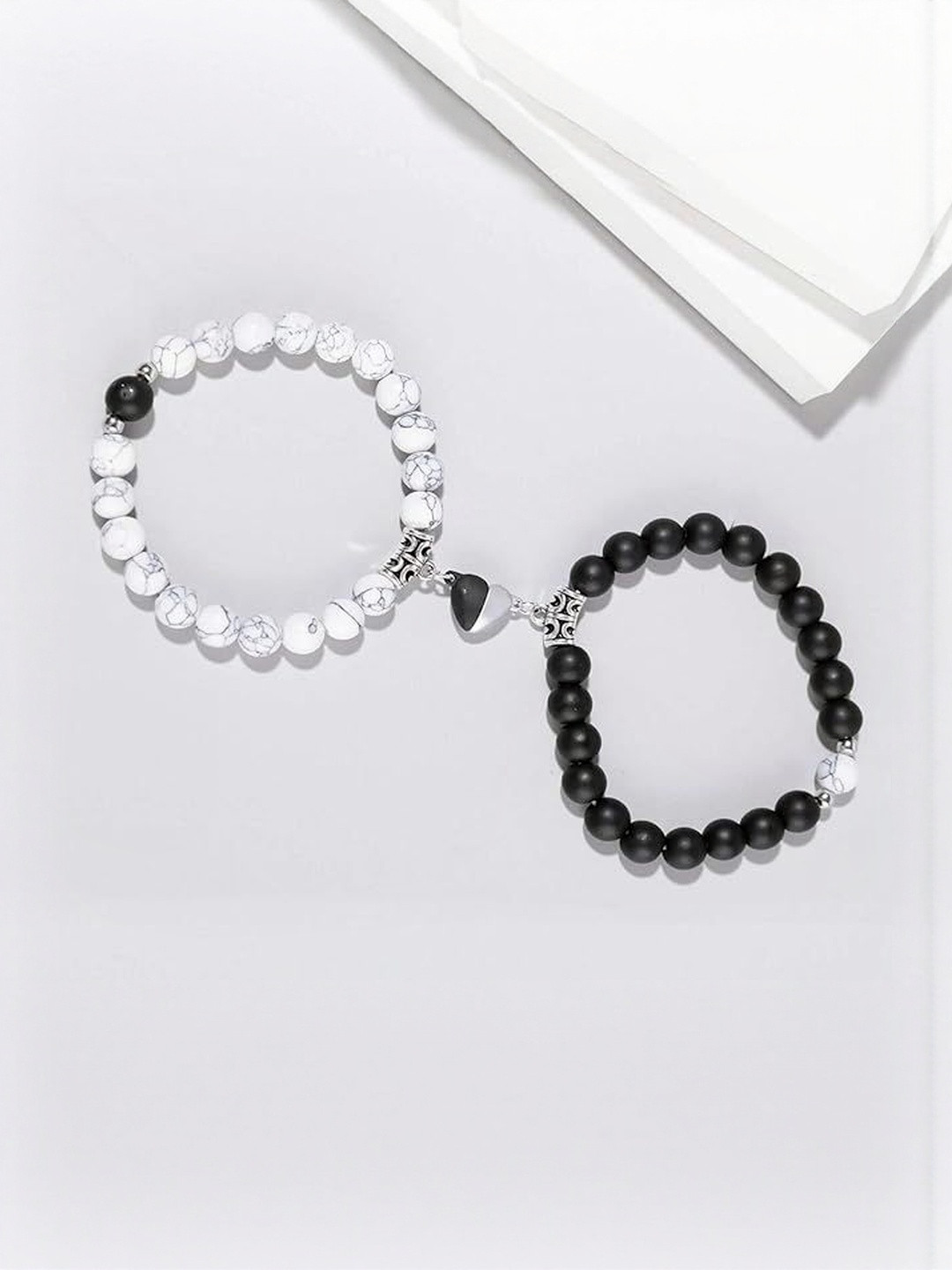 Lovemi Movements Unisex  White & Black Magnetic Heart Couple Bracelet