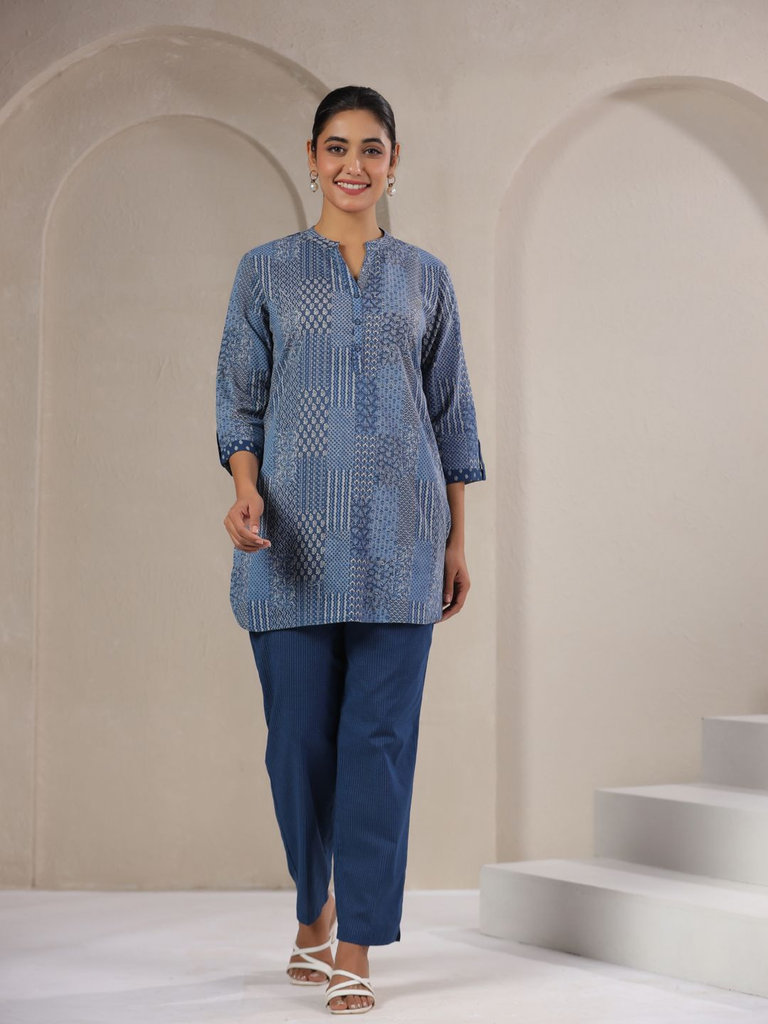 Span Abstract Printed Mandarin Collar Roll-Up Sleeves Cotton Straight Kurta