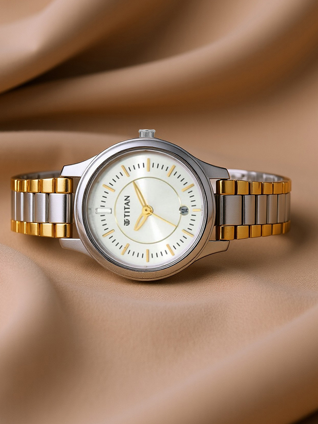 Titan Women Off-White & Silver Analogue Watch 2638BM01