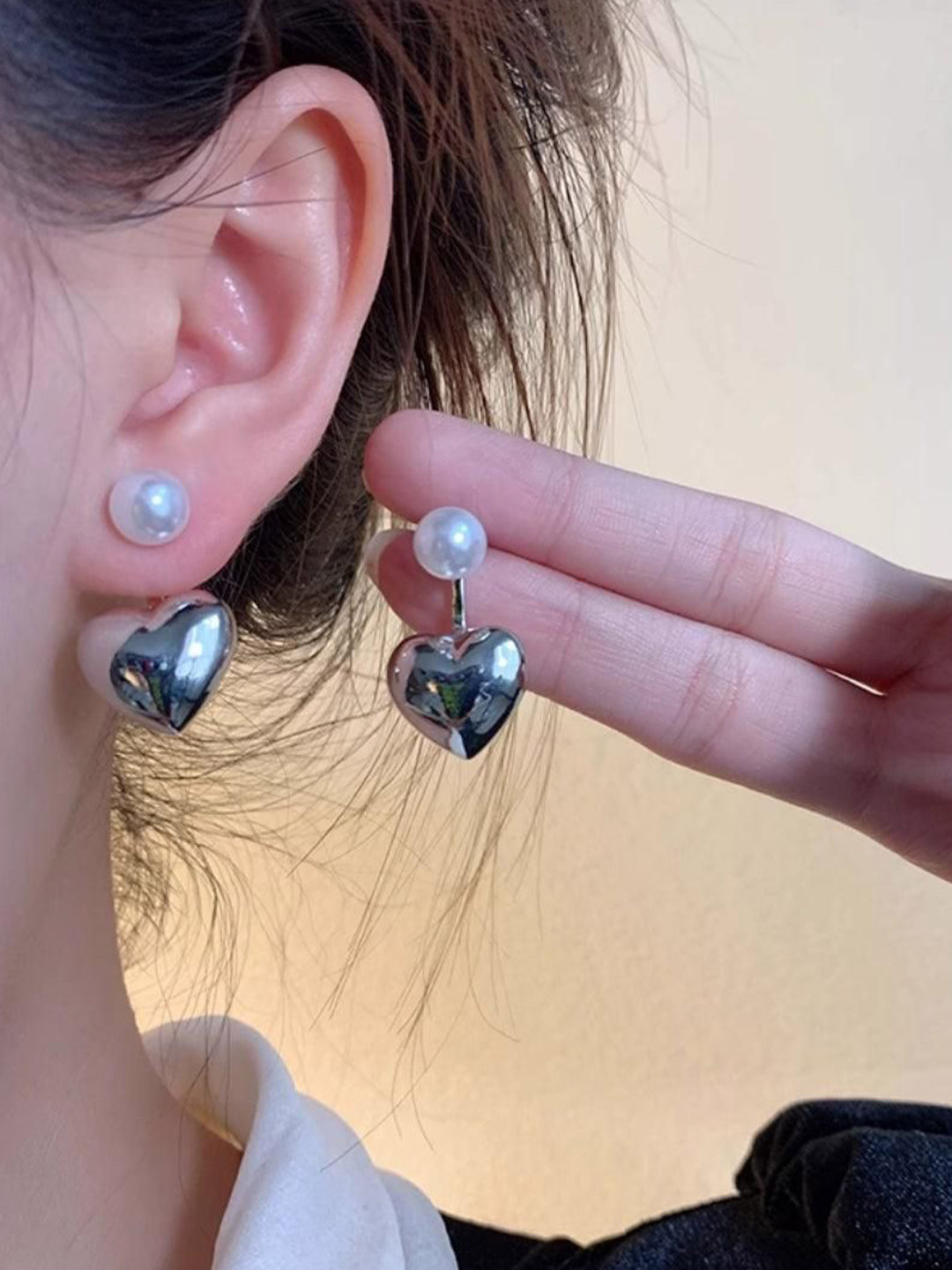 Estailo fashion Artificial Beaded Heart Shaped Double Sided Studs