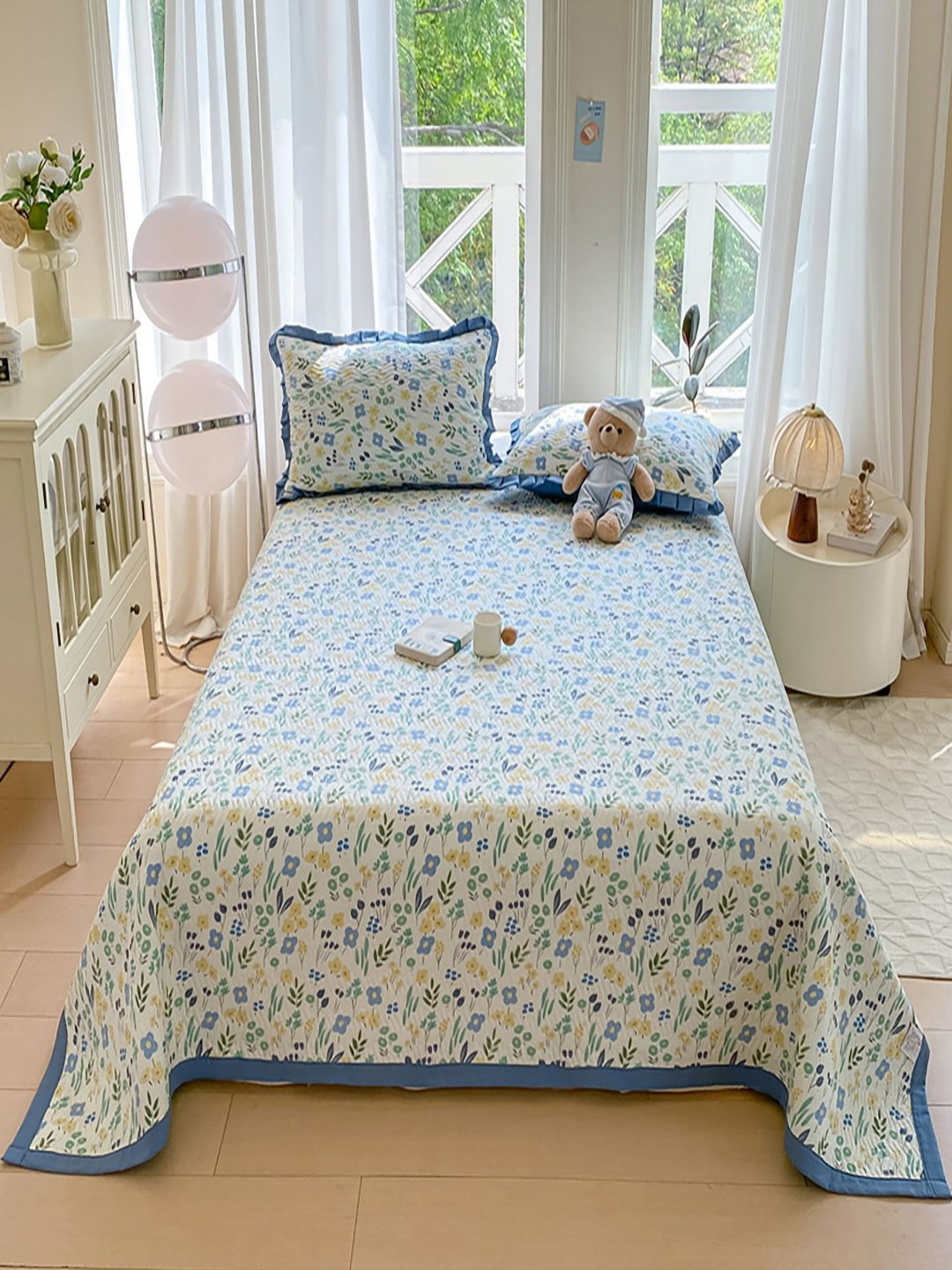 JC HOME Blue & White Floral 162 GSM Double Queen Bed Covers - 2 x 2.30 m