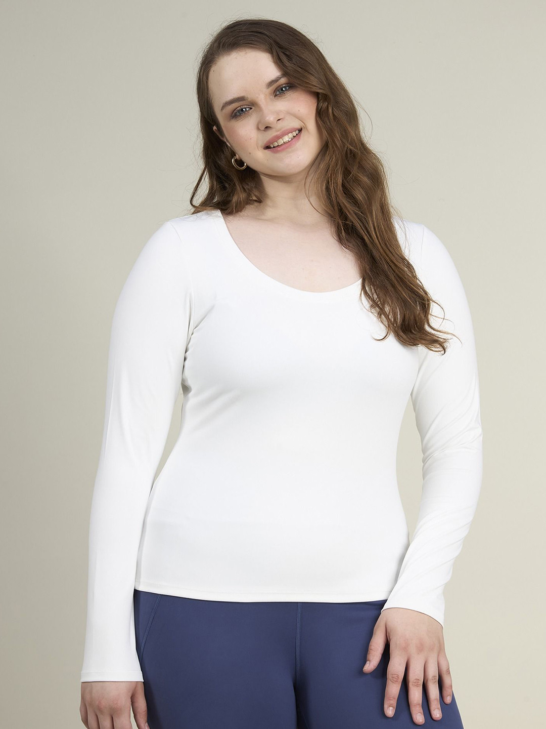 CAVA Women Solid White Long Sleeve Sculpt Scoop Top