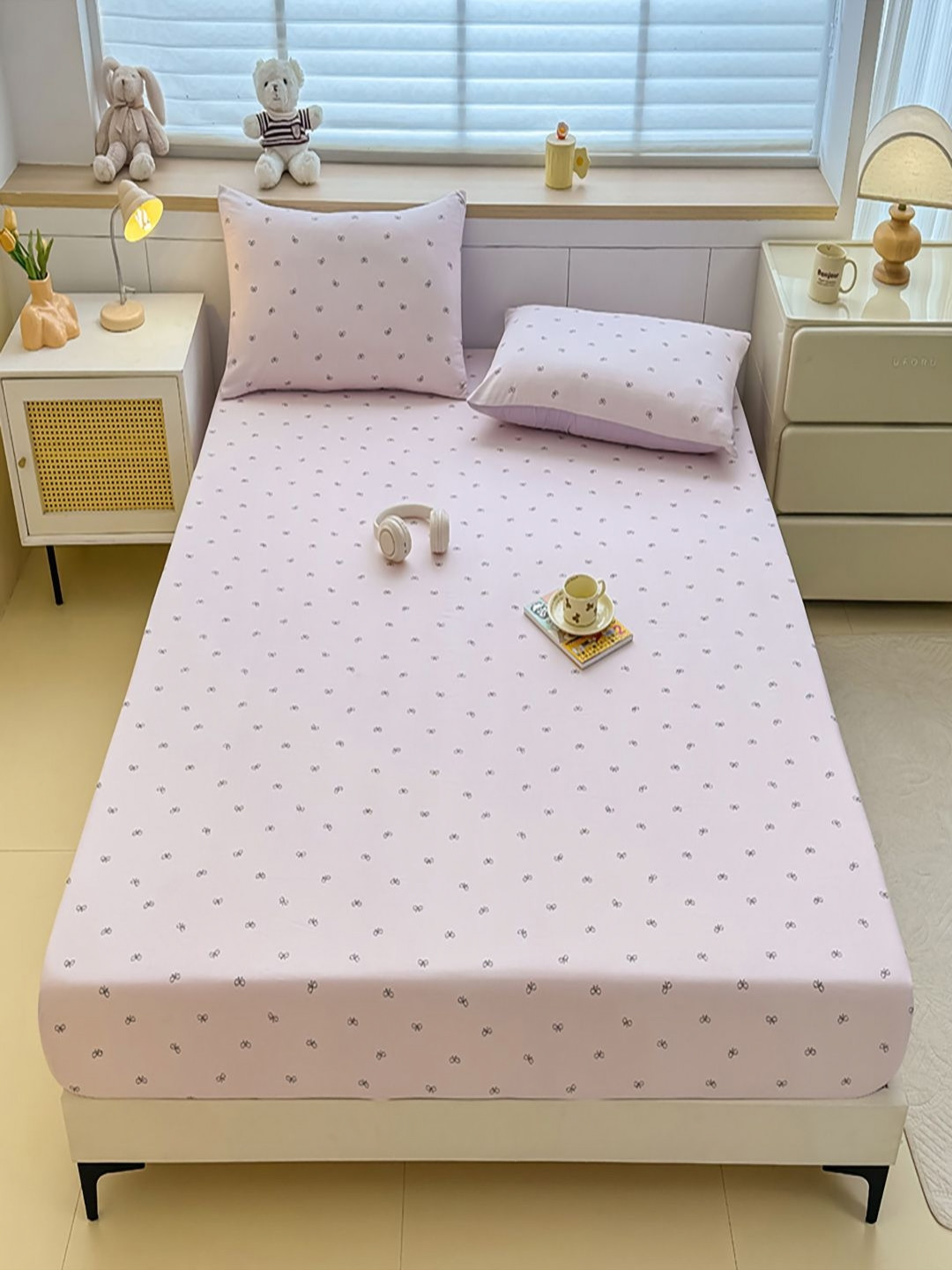 JC HOME Purple And Black Floral Printed 140 TC Fitted Queen Set -1.50 m x 2 m