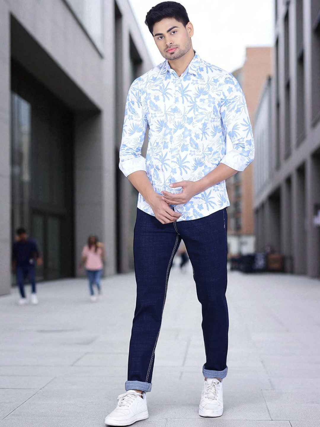 AWACK Men Regular Fit High-Rise Light Fade Stretchable Panelling Jeans