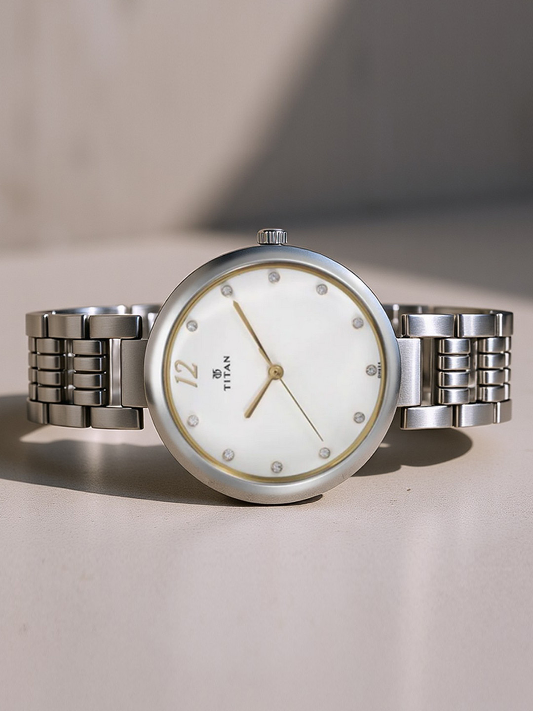 Titan Women White Analogue Watch 2480SM09