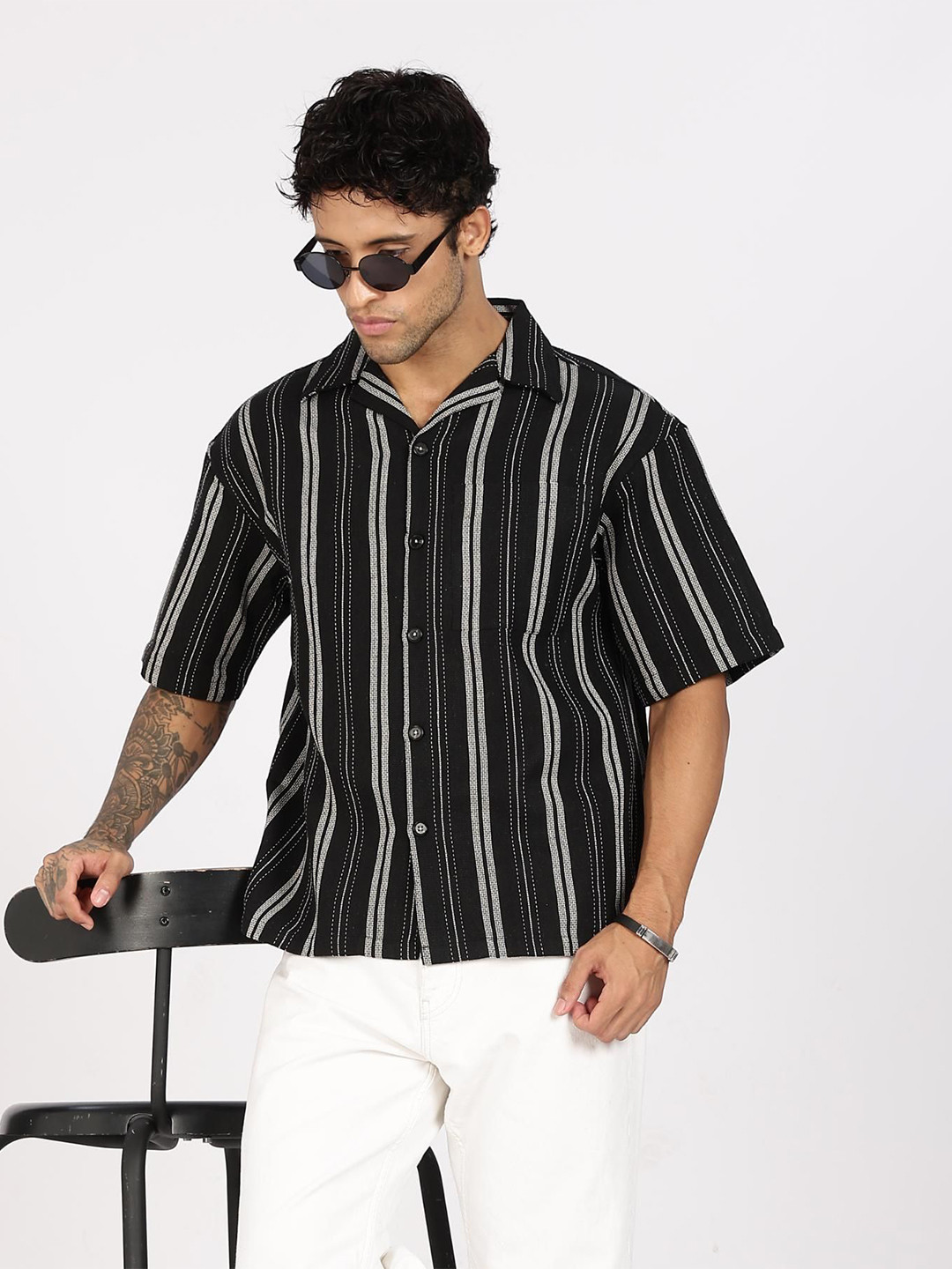 COLOR HUNT Men Comfort Fit Vertical Striped Spread Collar Cotton Casual Shirt