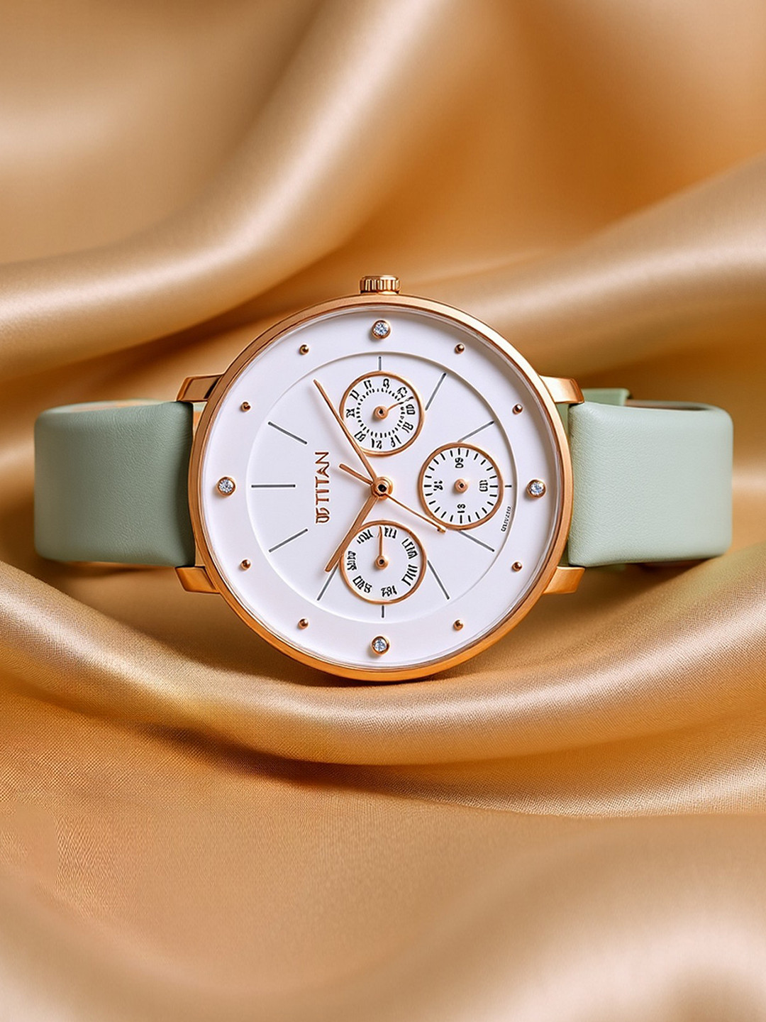 Titan Women Leather Straps Analogue Watch 2651WL09