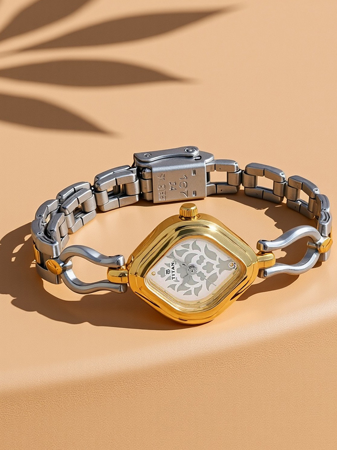 Titan Karishma Refresher Women White Analogue watch NL2536BM02