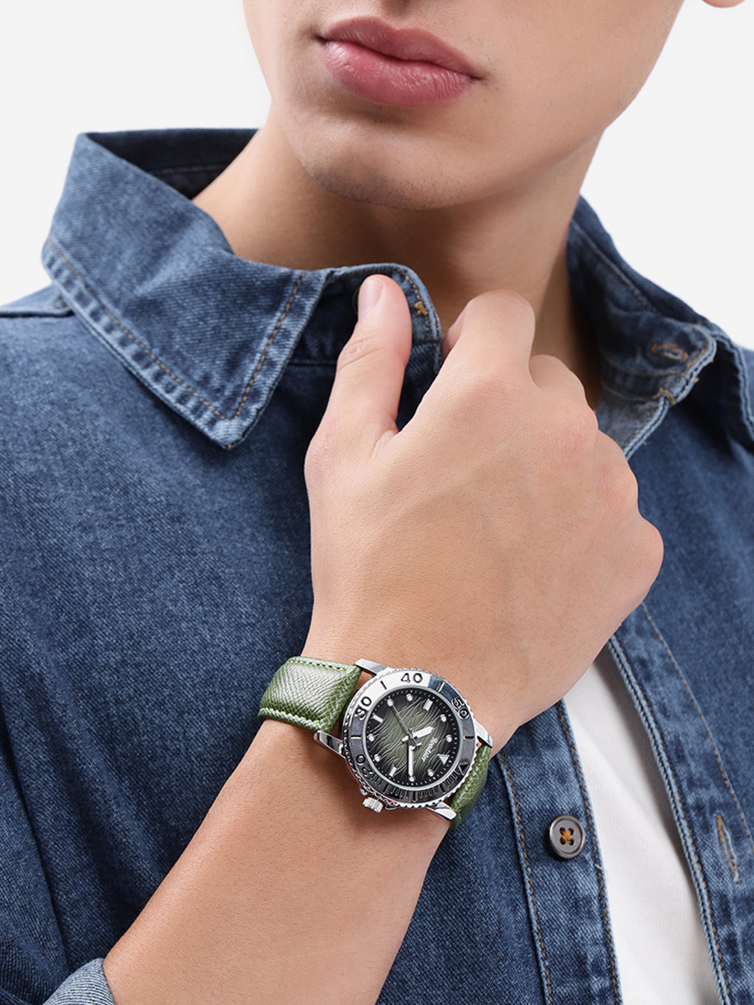 Roadster Men Textured Straps Analogue Watch UT-A8667DG