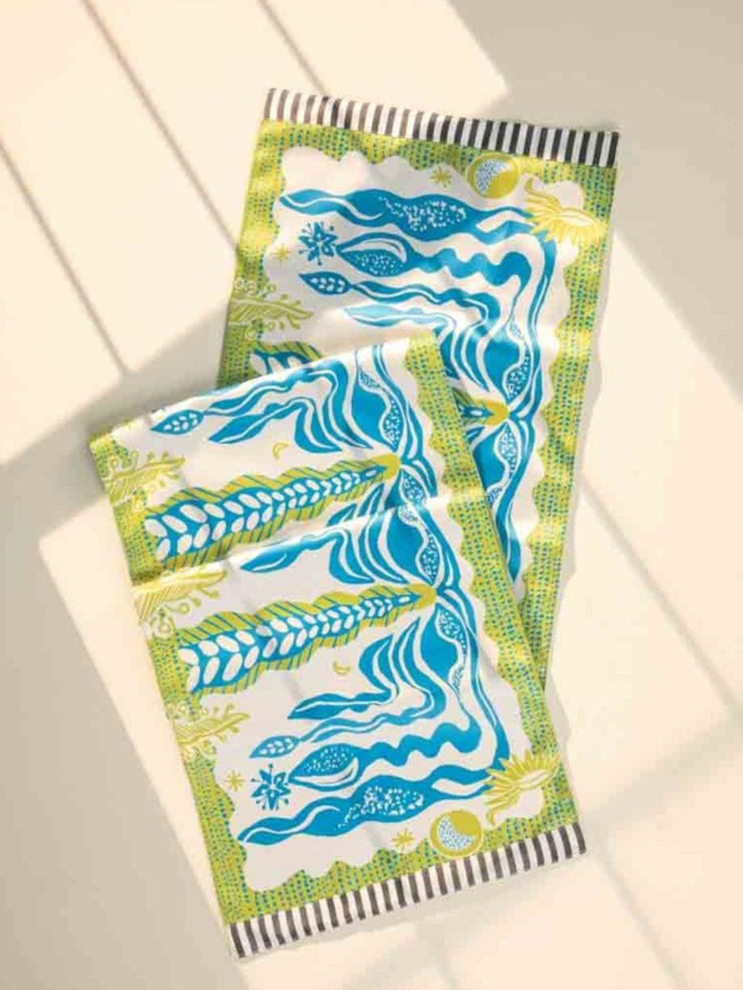 FREEDOM TREE Blue Printed Anti Skid Table Runner